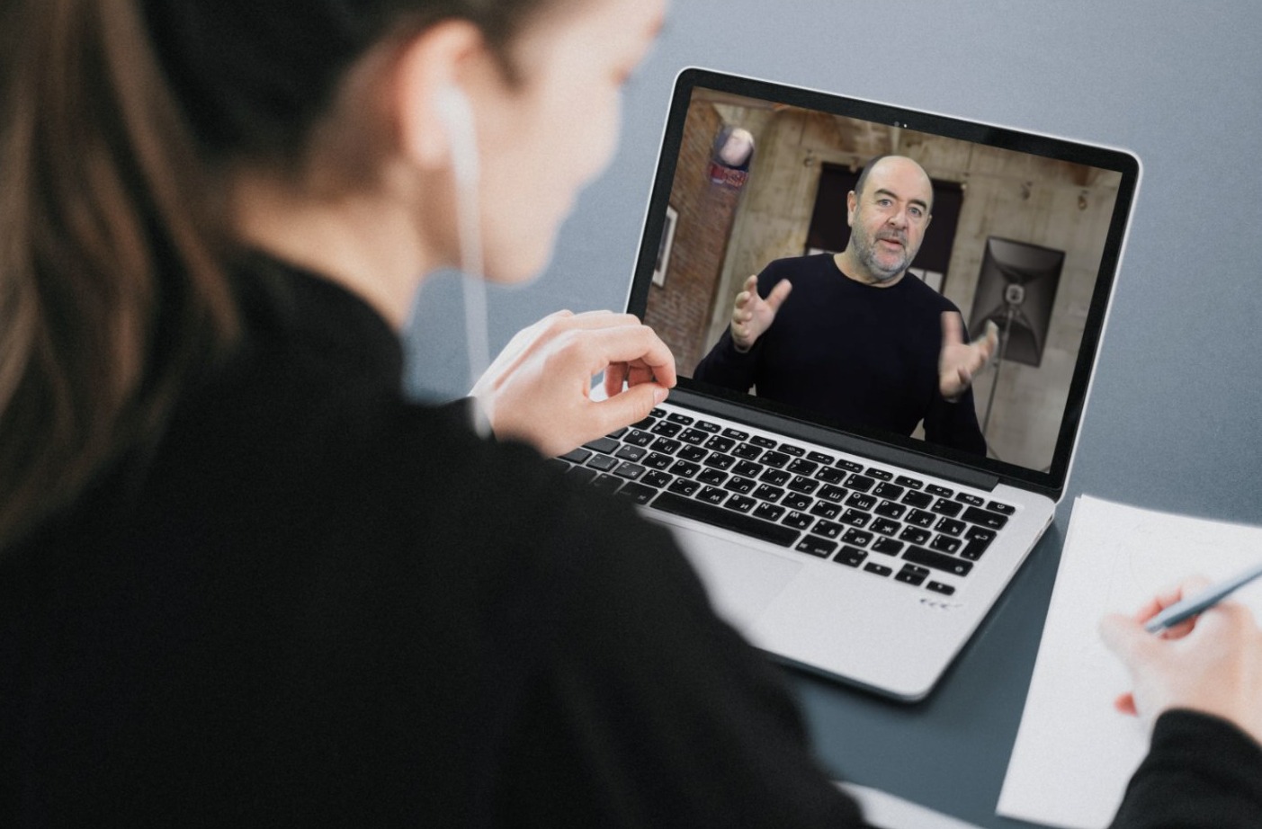 Student attending a Live Zoom Art Photography Course with Martin Osner.
